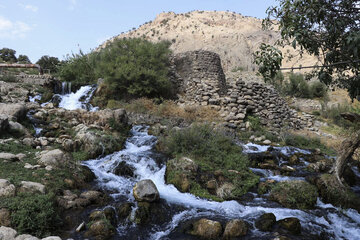 آبشارهای خروشان آرپناه در شهرستان لالی