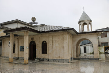 بازدید کاردار سفارت لهستان از آرامستان لهستانی ها و کلیسای حضرت مریم در انزلی‎