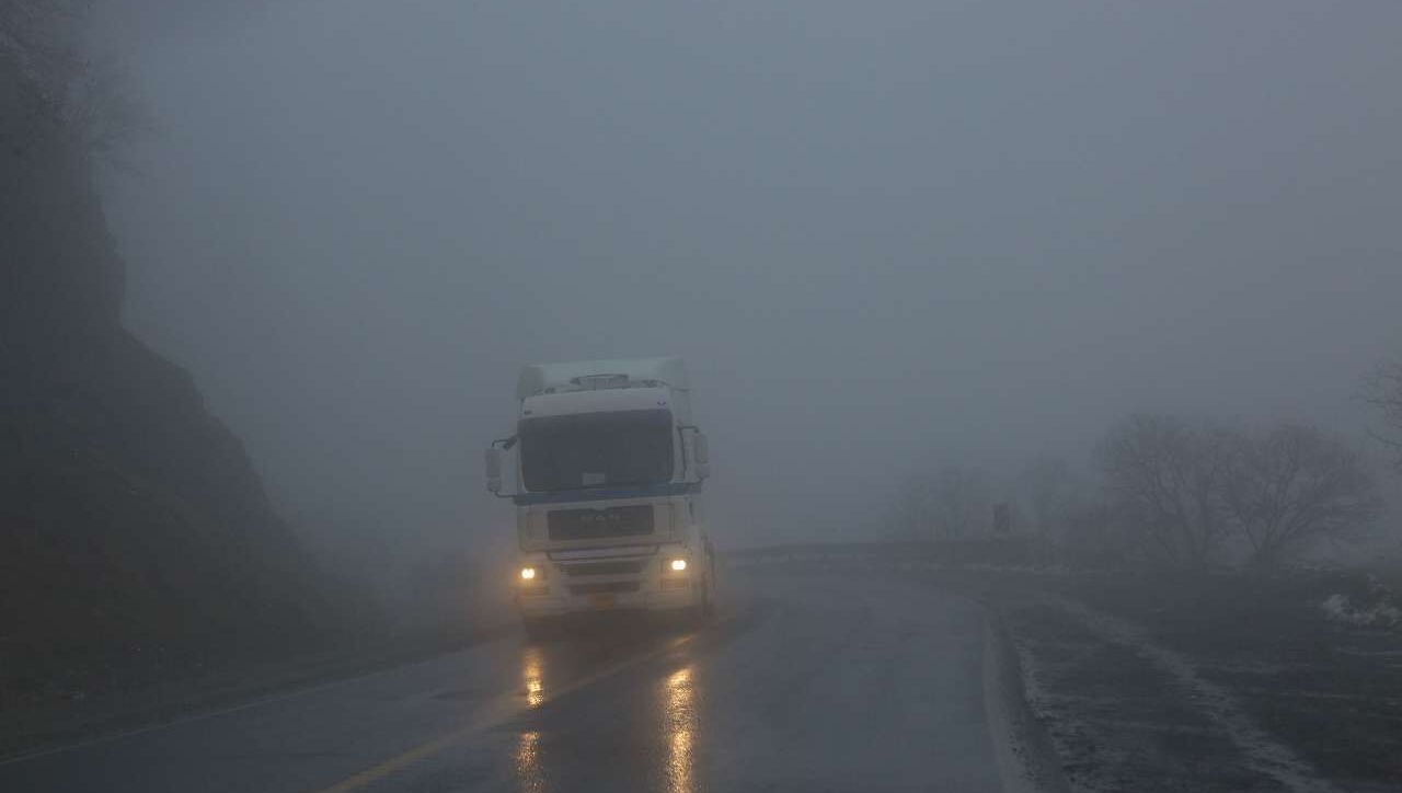 مه آلود شدن جاده‌های کوهستانی، رانندگان مراقب باشند 