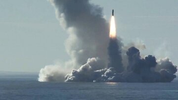 روسیه موشک قاره پیمای دریا پایه آزمایش کرد