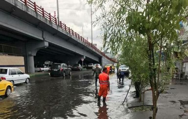 اقدام شهرداری رشت برای رفع آبگرفتگی‌ها