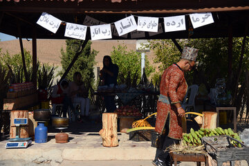 جشنواره انار و خرما در خاوران فارس