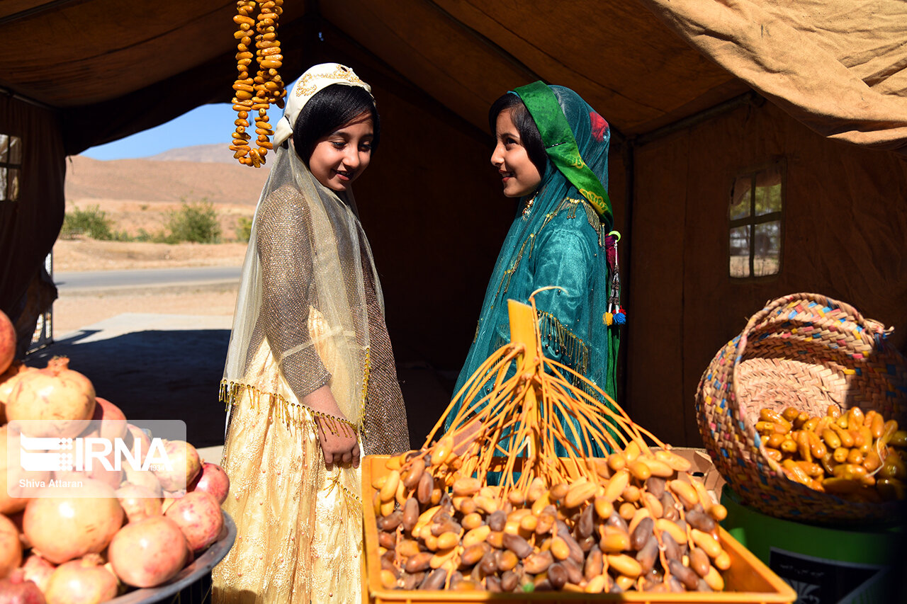 ظرفیت‌های تولید خرما و انار خاوران در توسعه گردشگری فارس بکار گرفته شود