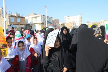 راهپیمایی 13آبان در شهرستان مرزی قصرشیرین