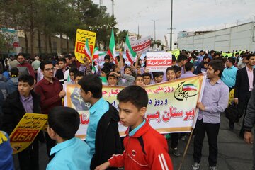 حضور پرشور مردم سمنان در راهپیمایی 13 آبان