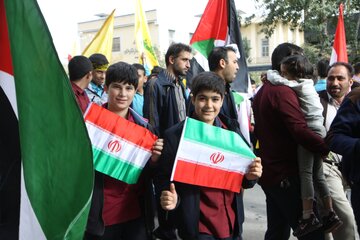 حضور پرشور مردم سمنان در راهپیمایی 13 آبان