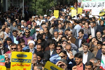 حضور پرشور مردم سمنان در راهپیمایی 13 آبان