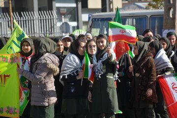 شکوه و عظمت راهپیمایی یوم‌الله ۱۳ آبان در ماکو