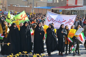 شکوه و عظمت راهپیمایی یوم‌الله ۱۳ آبان در ماکو