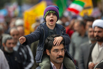 مراسم راهپیمایی ۱۳ آبان در شهر کرمانشاه