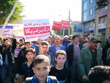 راهپیمایی 13 آبان در بانه 