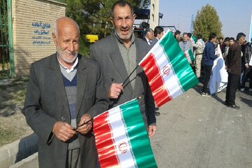 راهپیمایی با شکوه ۱۳ آبان در میاندوآب