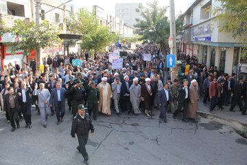 راهپیمایی با شکوه ۱۳ آبان در میاندوآب