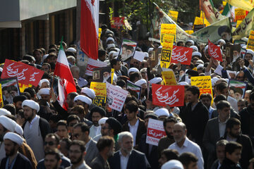 راهپیمایی باشکوه ۱۳ آبان در قم