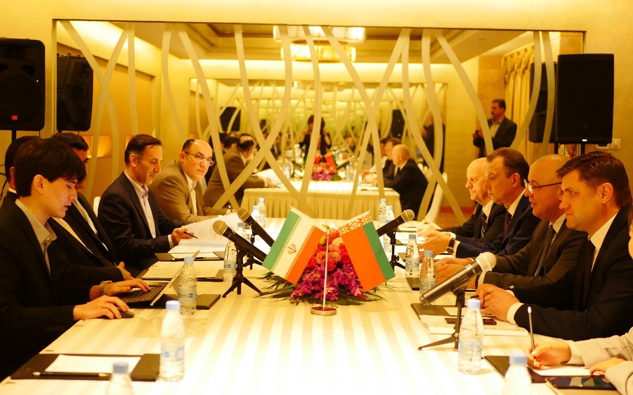 ايران وروسيا البيضاء ترغبان في تنمية العلاقات الثنائية بمختلف المجالات ايران وروسيا البيضاء ترغبان في تنمية العلاقات الثنائية بمختلف المجالات