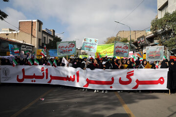 راهپیمایی 13 آبان در زنجان