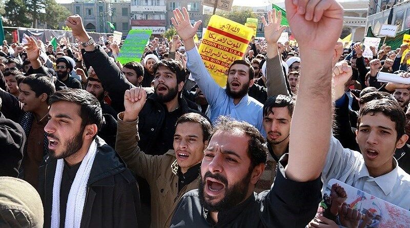 ۱۳ آبان غروری حماسه‌آفرین را در دل‌ مؤمنان زنده کرد

