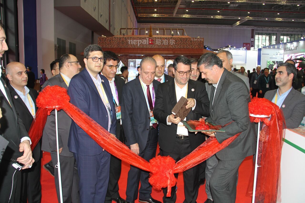 Iranian minister unveils Iran national pavilion in Shanghai

