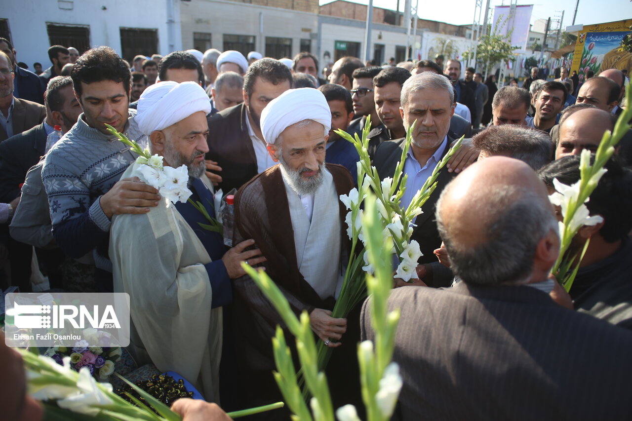 نماینده ولی‌فقیه در مازندران نخستین روز کاری را از گلزار شهدا شروع کرد