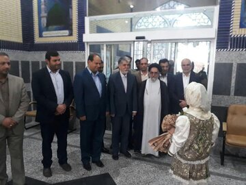 وزیر ارشاد از بزرگترین مجتمع قرآنی کشور در ابرکوه یزد بازدید کرد