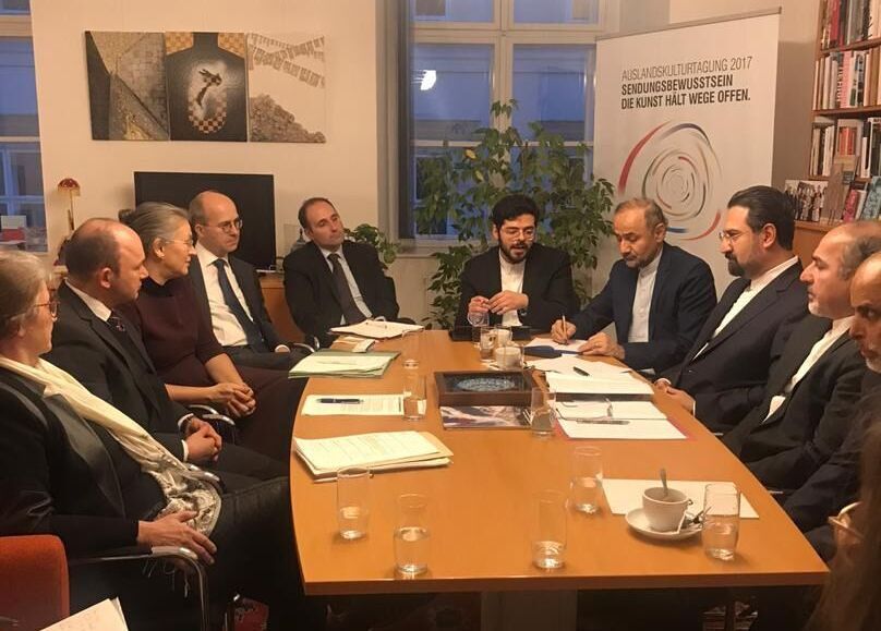 ایران اور سلوواکیہ باہمی ثقافتی اور فنکارانہ تعاون بڑھانے کیلیے پرعزم ایران اور سلوواکیہ باہمی ثقافتی اور فنکارانہ تعاون بڑھانے کیلیے پرعزم