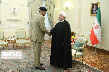 Pakistan Army chief meets Iranian President Rouhani