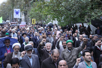  مردم گرگان با تجمع، راه پیمایی و سردادن شعارهایی حوادث اخیر کشور که منجر به تخریب اموال عمومی، جان باختن و شهادت تعدادی از هموطنان شد را محکوم کردند. 