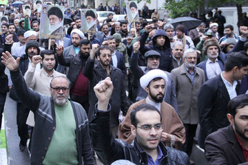  مردم گرگان با تجمع، راه پیمایی و سردادن شعارهایی حوادث اخیر کشور که منجر به تخریب اموال عمومی، جان باختن و شهادت تعدادی از هموطنان شد را محکوم کردند. 