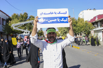 راهپیمایی مردم شیراز در محکومیت اقدامات اغتشاشگران