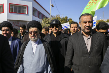 راهپیمایی مردم شیراز در محکومیت اقدامات اغتشاشگران