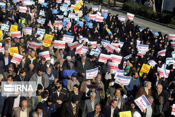 Iranian People Rally in Support of Gov't, Condemnation of Riots