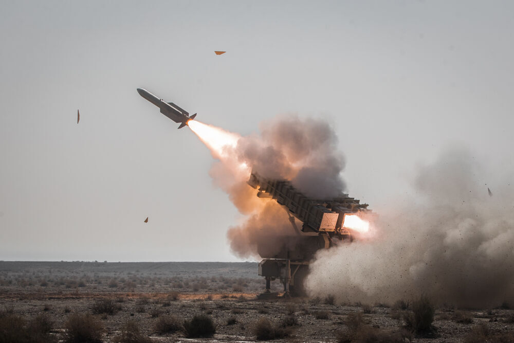 تدمير صواريخ كروز وطائرات مسيرة بواسطة منظومة "مرصاد" الصاروخية