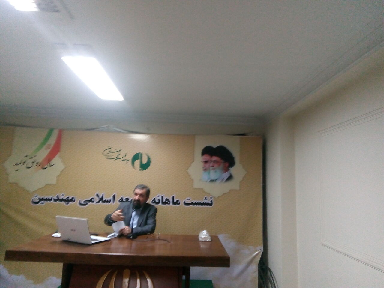 رضایی: با تغییر رئیس جمهور و مجلس اتفاقی در اقتصاد نمی‌افتد