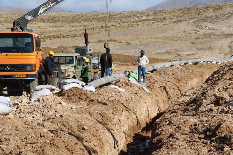 گازرسانی به ۲۸ روستای تکاب در حال اجراست