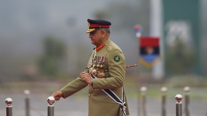 دیوان عالی پاکستان با  ادامه فعالیت فرمانده ارتش مخالفت کرد