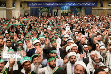 Supreme Leader meets Basij forces in Tehran