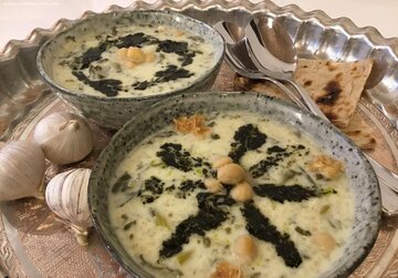 طرز تهیه آش دوغ؛ طعم ماندگار از دل شهرهای زیبای زمستانی