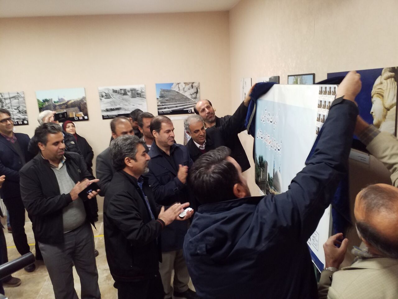 تمبر یابود معبد آناهیتا رونمایی شد تمبر یابود معبد آناهیتا رونمایی شد