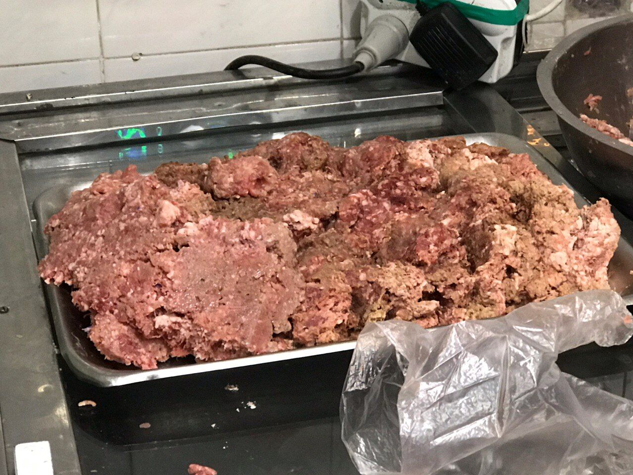 فروشگاه گوشت غیربهداشتی در مشهد مهر و موم شد فروشگاه گوشت غیربهداشتی در مشهد مهر و موم شد