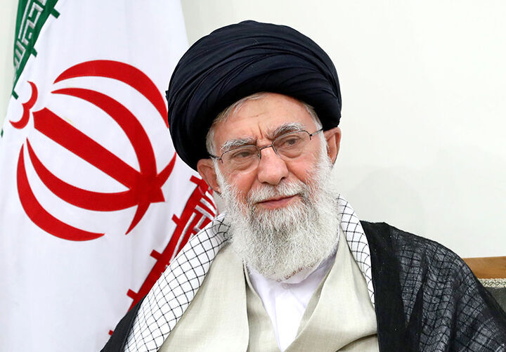 Ayatollah Khamenei betont das „islamische Mitgefühl“ im Umgang mit Verdächtigen Ayatollah Khamenei betont das „islamische Mitgefühl“ im Umgang mit Verdächtigen