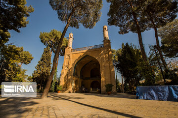 Iran's Menar Jonban, Isfahan's historical shaking minaret