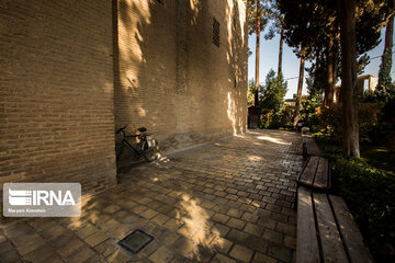 Iran's Menar Jonban, Isfahan's historical shaking minaret