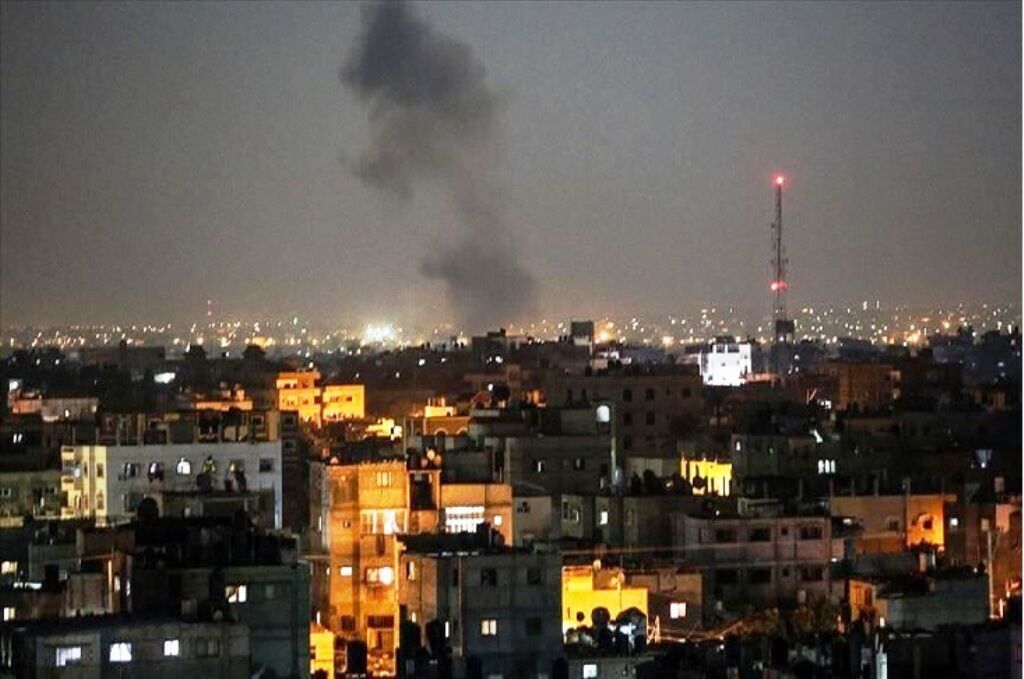 جريحان فلسطينيان في سلسلة غارات صهيونية على غزة جريحان فلسطينيان في سلسلة غارات صهيونية على غزة