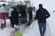 امدادرسانی اورژانس گیلان به ٣٢ مادر باردار در برف گیلان