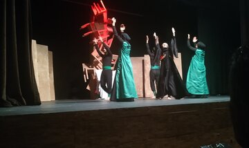 شانزدهمین جشنواره تئاتر کُردی سقز با نمایش حصار آغاز شد