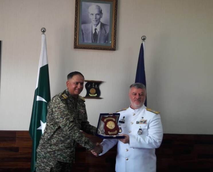 Iran navy commander observes Pakistan navy operational capabilities in Karachi