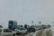 هزار مسافر گرفتار برف در جاده‌های تکاب نجات یافتند