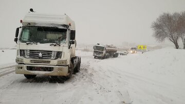 جاده های تکاب در محاصره برف