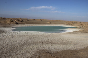 دریاچه شگفت انگیز در کویر لوت شهداد