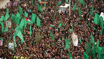 هزاران نفر در سالگرد تاسیس حماس در غزه راهپیمایی کردند


